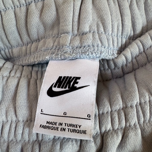 Nike Sportswear Project Uphoria Women's Hoodie and Shorts Set - Picture 11 of 12